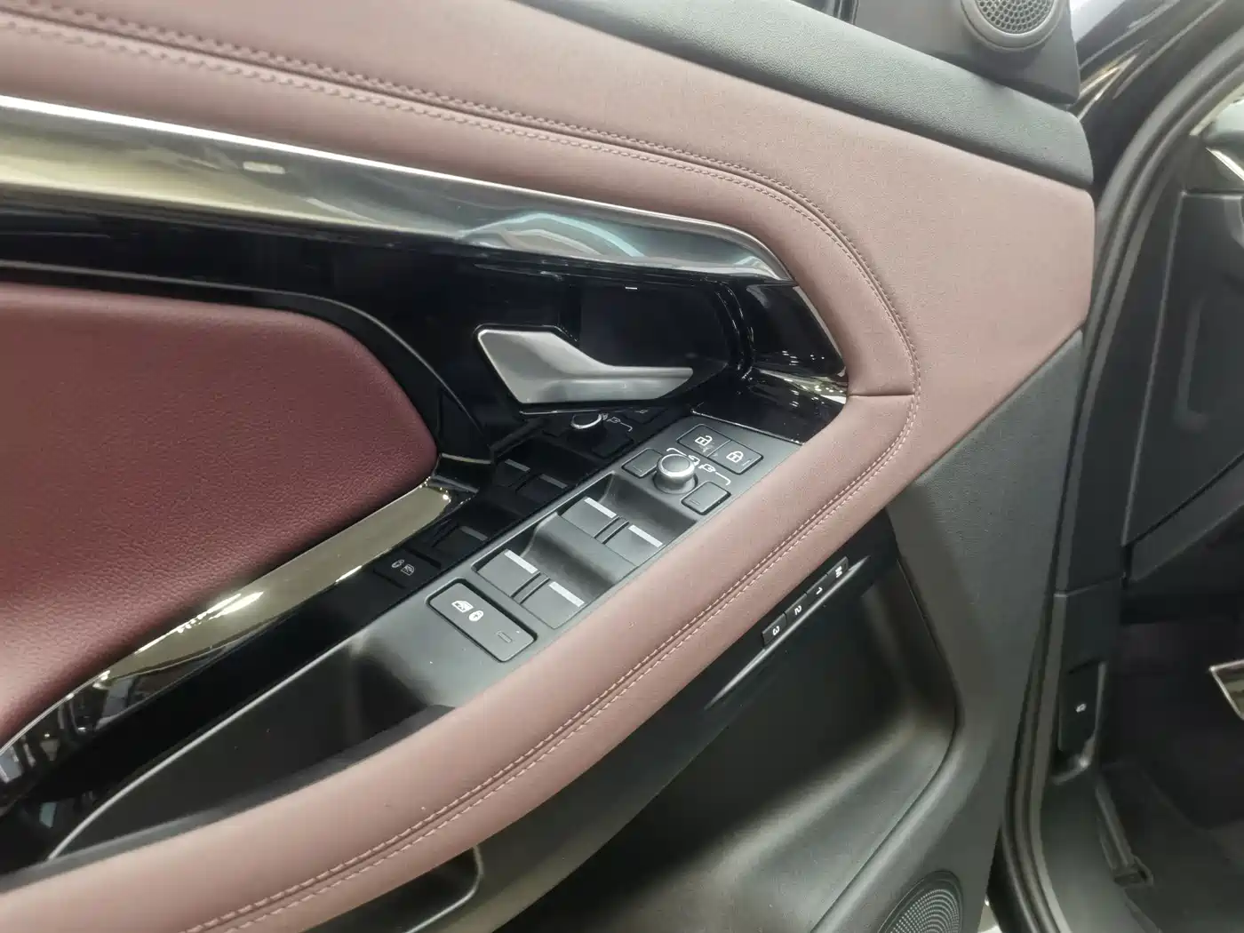 LAND ROVER RANGE ROVER AURORA