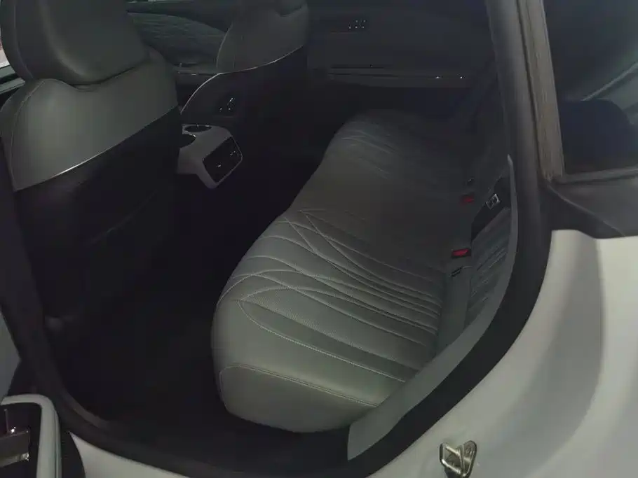 Geely Galaxy Galaxy E8 2025 2025 700km Long Voyage Smart Drive Edition