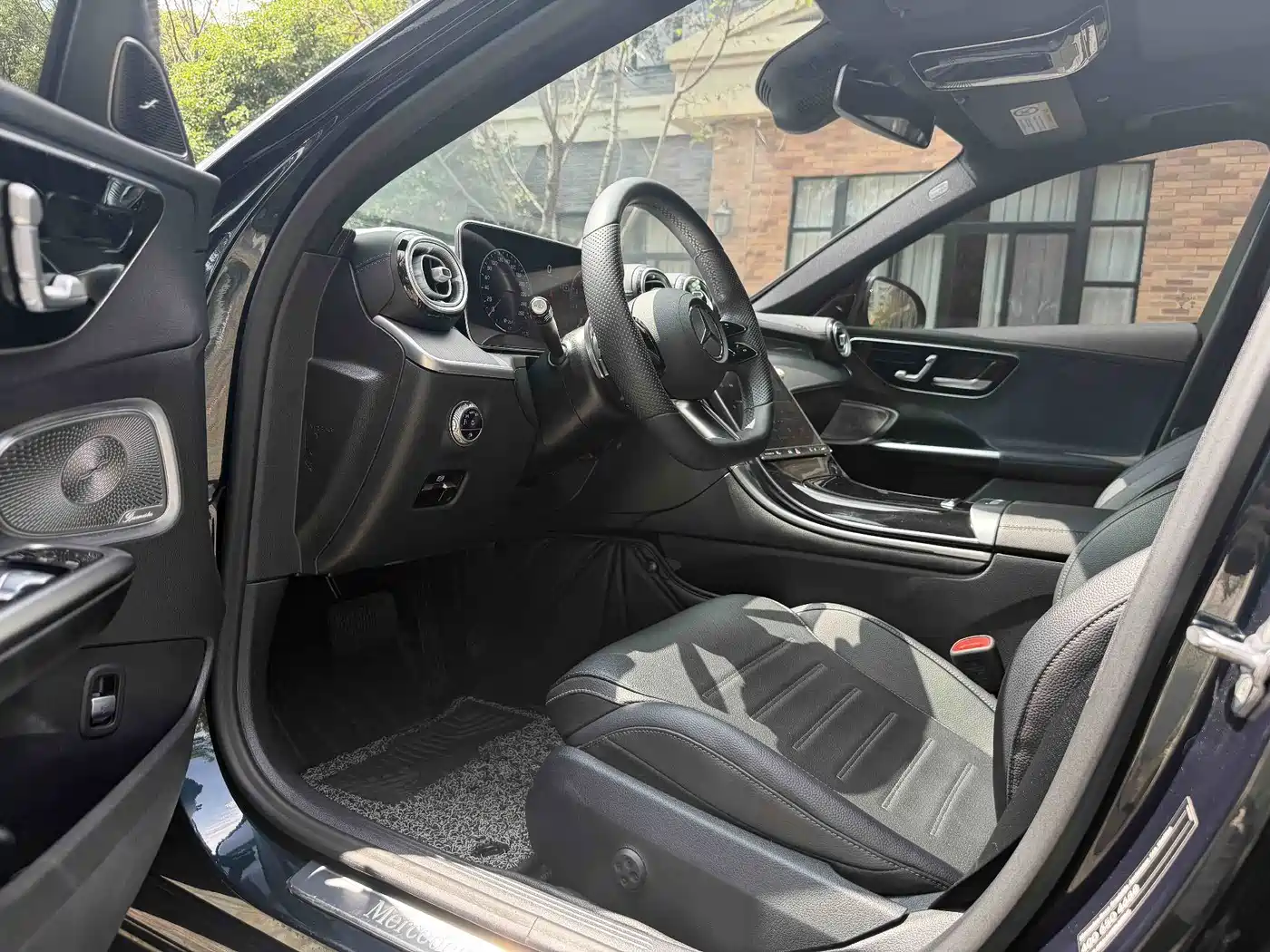 Photo 10 - Mercedes-Benz C-Class
