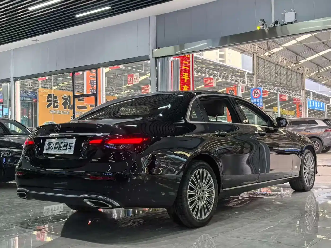 Mercedes-Benz E-Class 2022 E 300 L Fashion фото 8