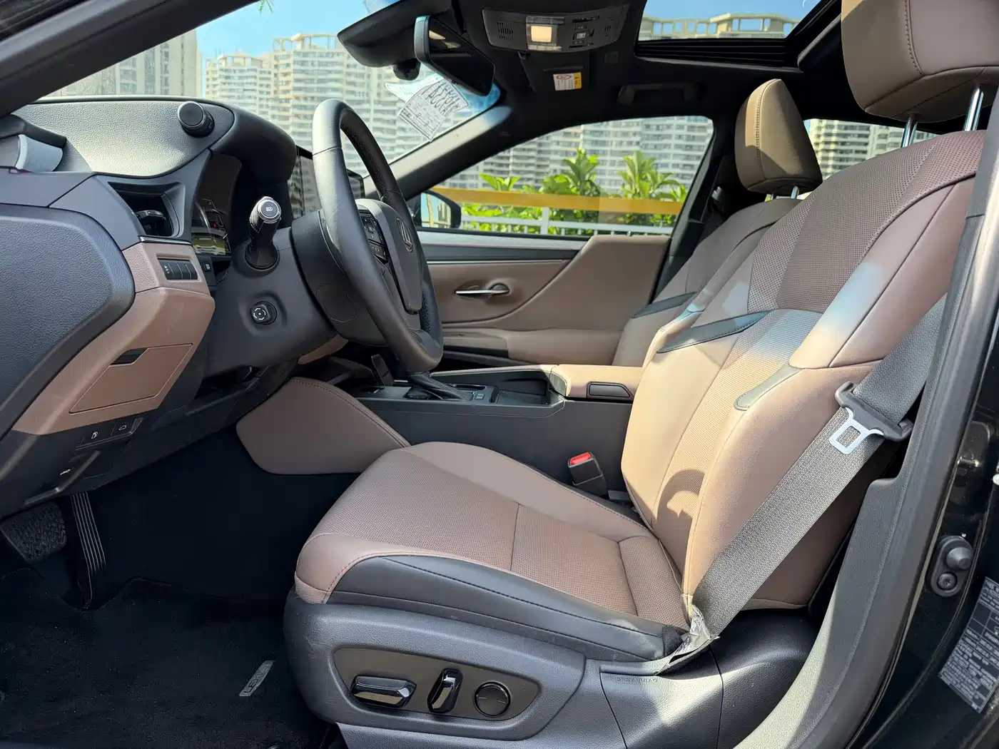 Lexus ES 2026 2025 200 Ultimate Edition