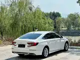 Фото 8 - Honda Accord