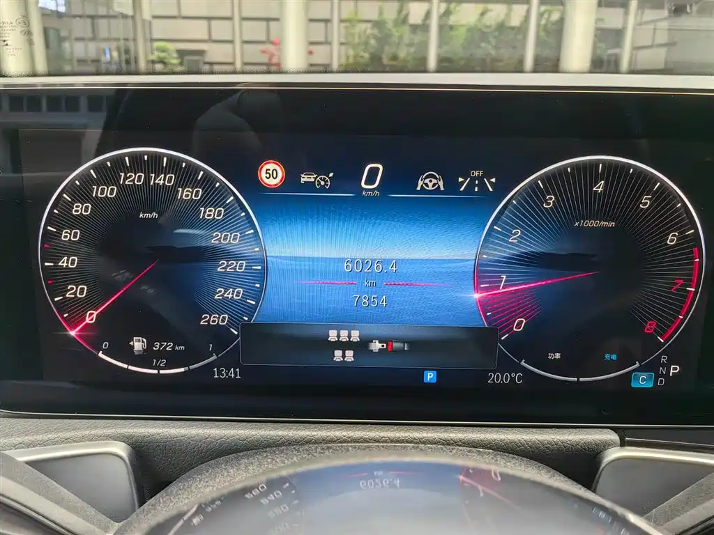 Mercedes-Benz GLB 2025 Model GLB 220 Fashion Style фото 9