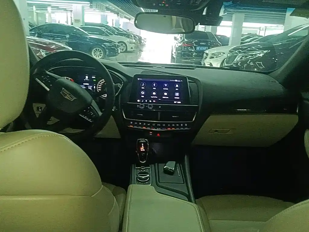 Cadillac CT5 2020 2020 28T Fashion Model