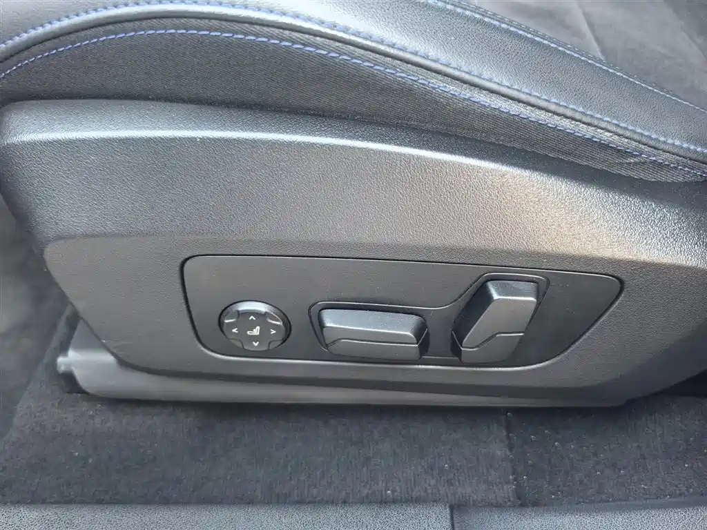 BMW iX1 2025 2025 eDrive25L M Sport Package