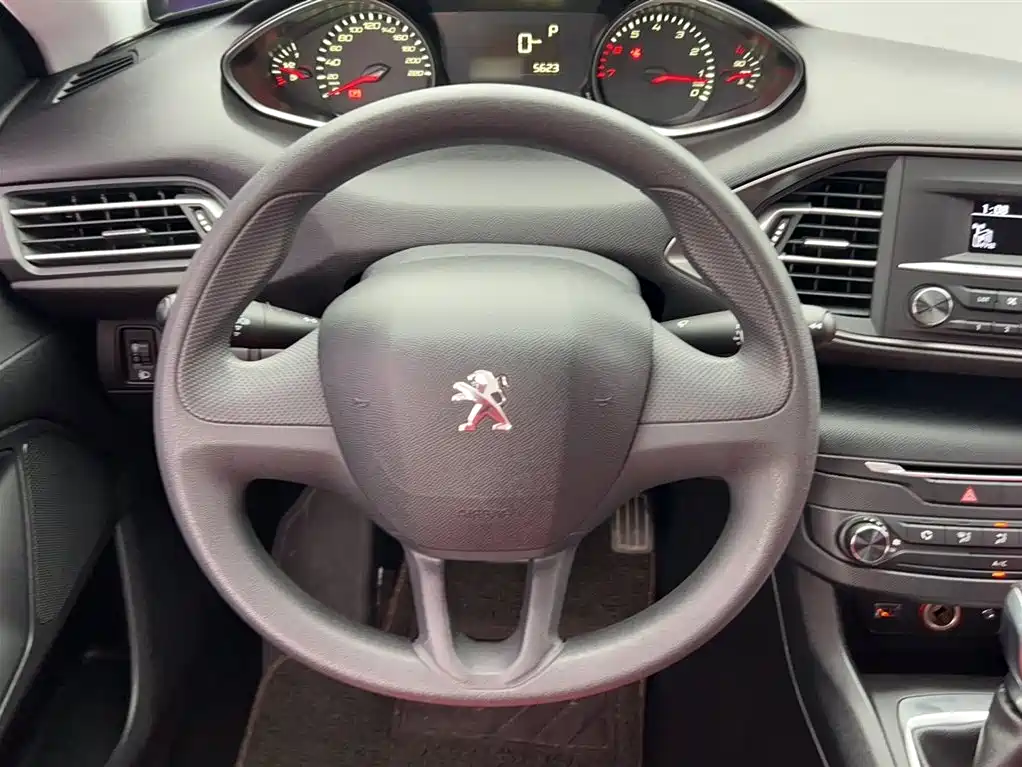 Peugeot 308S 2015 1.2T Auto Elegance Edition фото 5