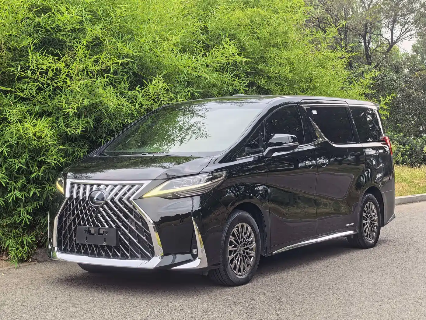 Lexus LM 2020 2020 300h Seven-Seater Elegance Edition