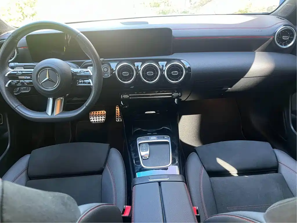 Mercedes-Benz CLA (Import) 2025 2024 CLA 200