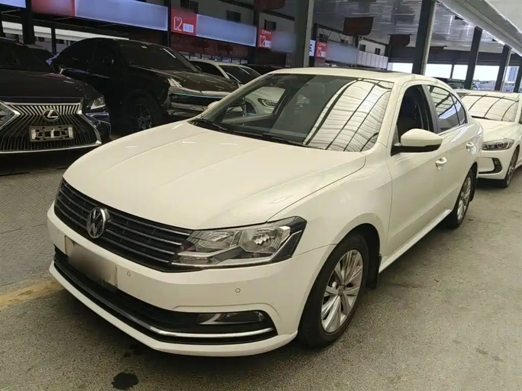 Volkswagen Lavida 2017 1.6L Automatic Comfort Edition фото 2