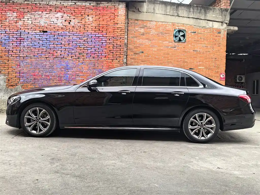 Mercedes-Benz E-Class 2021 E 300 L Sport Premium фото 4