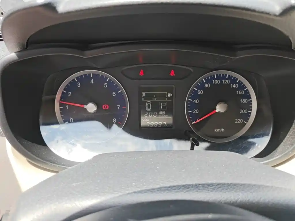 Venucia R50 2017 2015 1.6L Automatic Fashion Edition