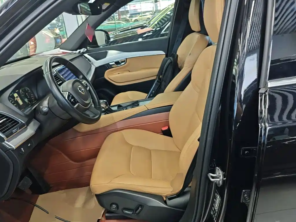 Photo 15 - Volvo XC90