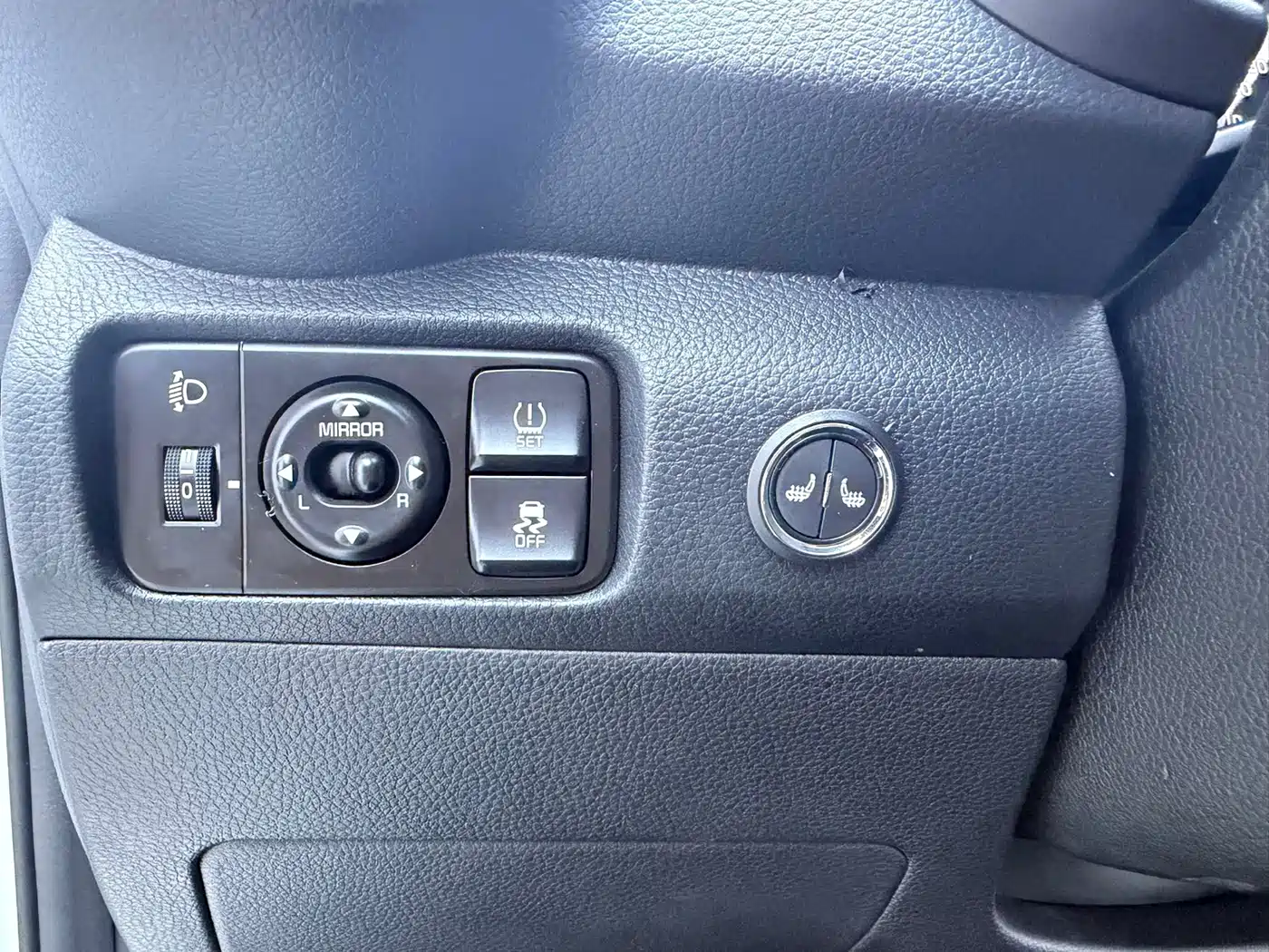 Kia Huan Chi 2023 2020 1.4L Auto Comfort Sunroof Version