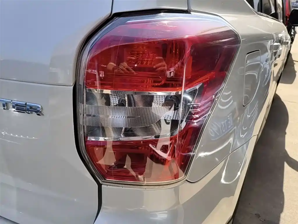 Subaru Forester 2013 2.0i Automatic Luxury Edition фото 24