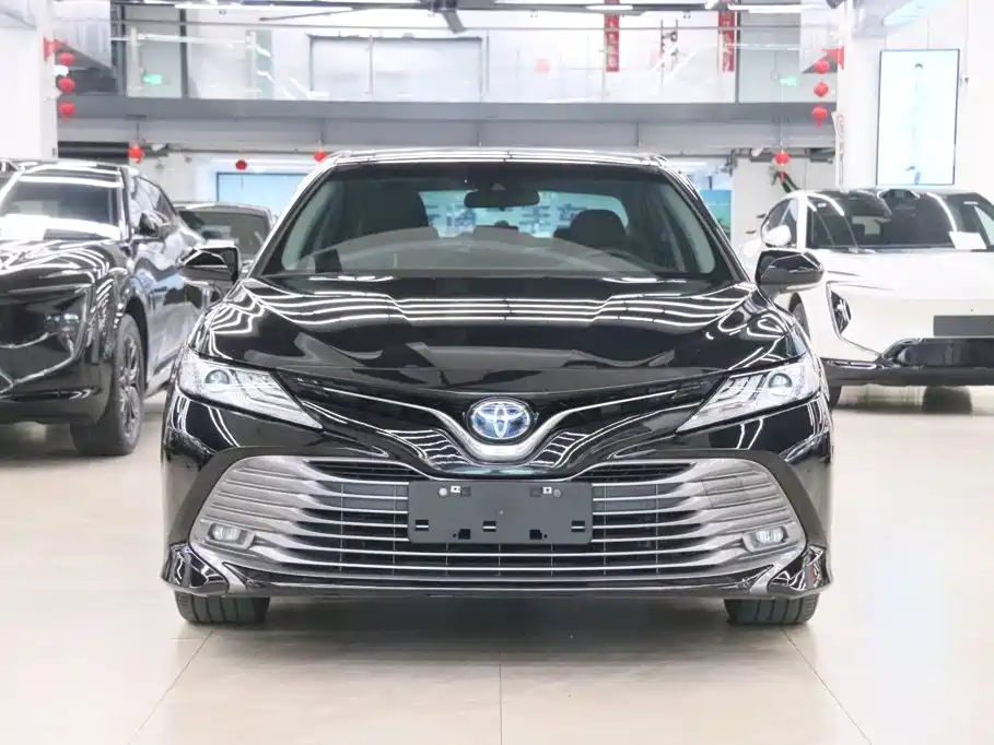 Photo 2 - Toyota Camry