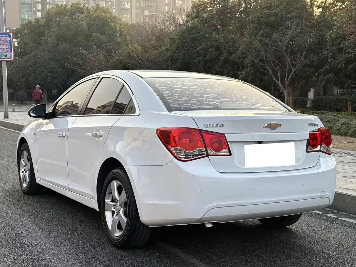 Chevrolet Cruze 2013 Model 1.8L SE AT фото 6