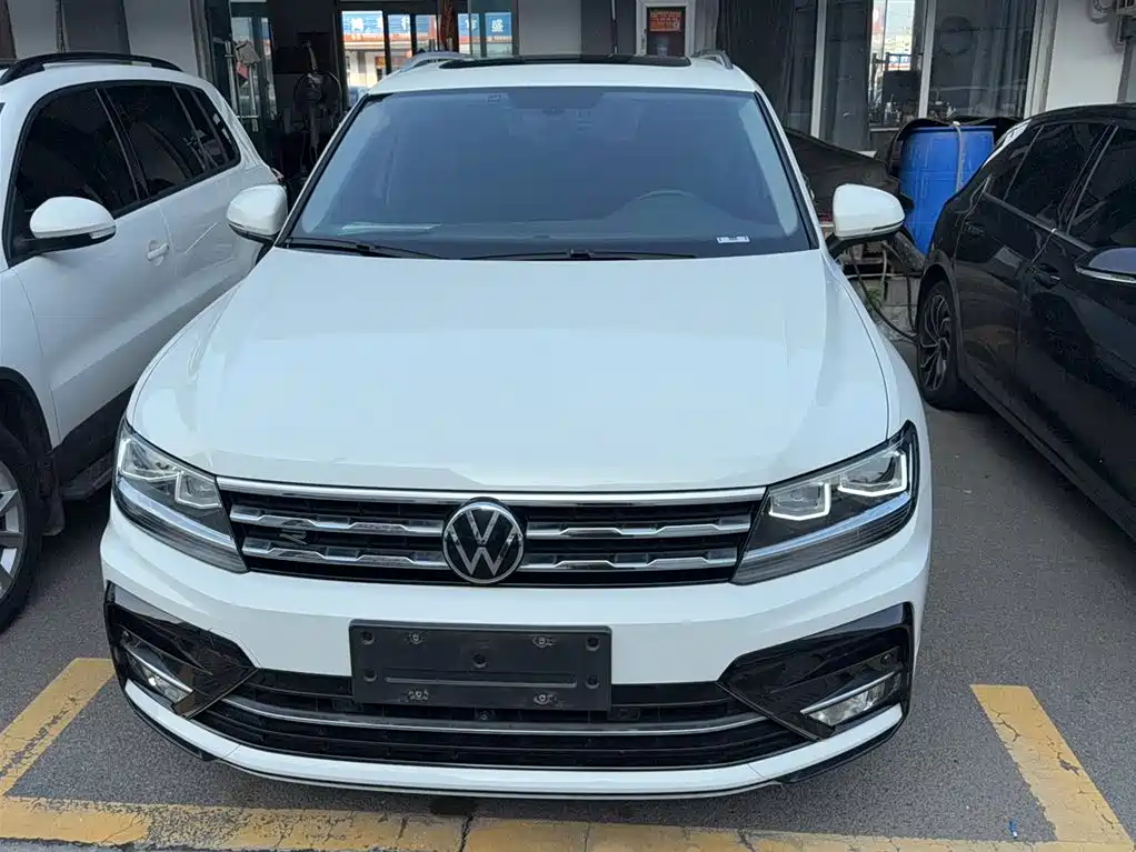 Volkswagen Tiguan L 2021 330TSI Automatic 2WD R-Line Premium фото 3