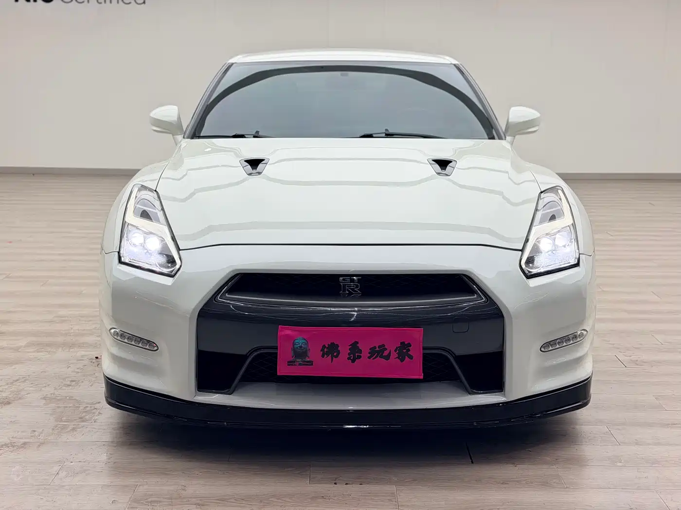 Nissan GT-R фото 2