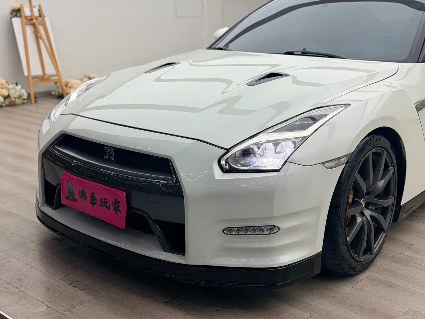 Nissan GT-R фото 13
