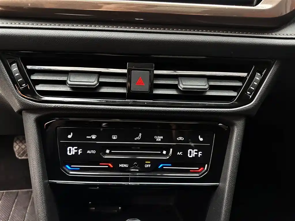 Volkswagen Tharu 2022 280TSI FWD Luxury Edition фото 15