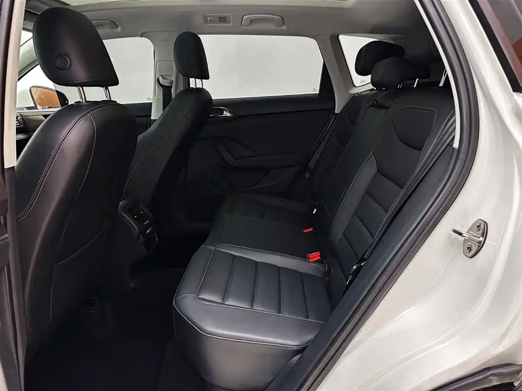 Volkswagen Tharu 2022 280TSI FWD Luxury Edition фото 21