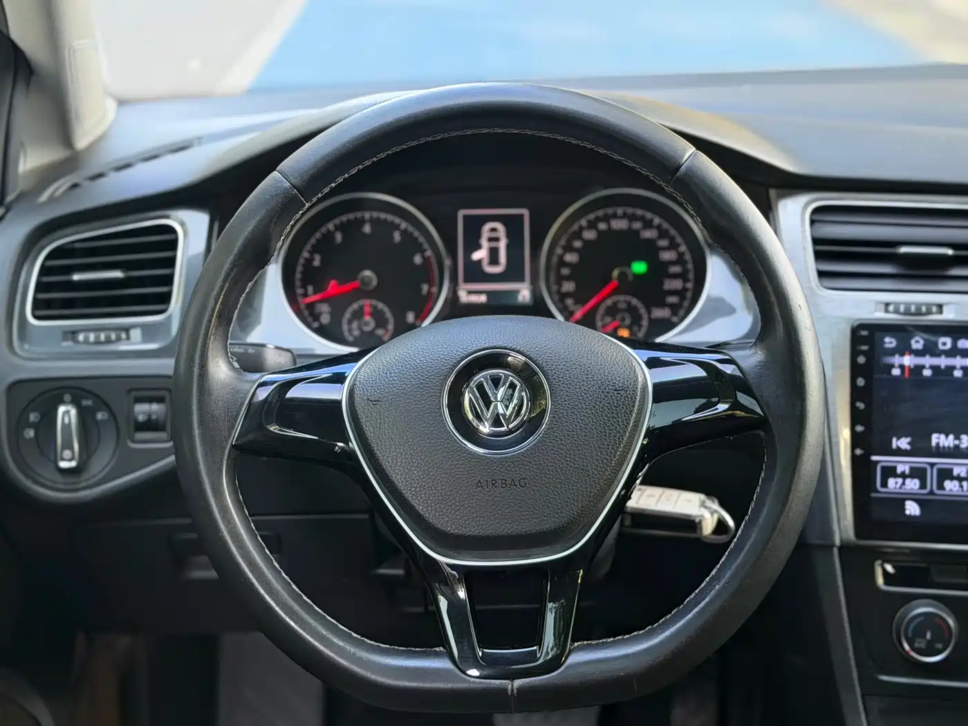 Volkswagen Golf 2016 1.6L Automatic Comfort фото 13