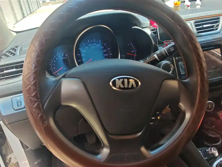 Kia K2 2015 Sedan 1.4L MT GLS фото 15