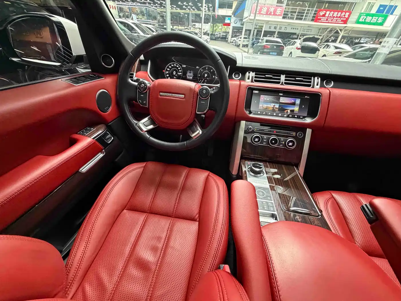 صورة 27 - Land Rover Range Rover