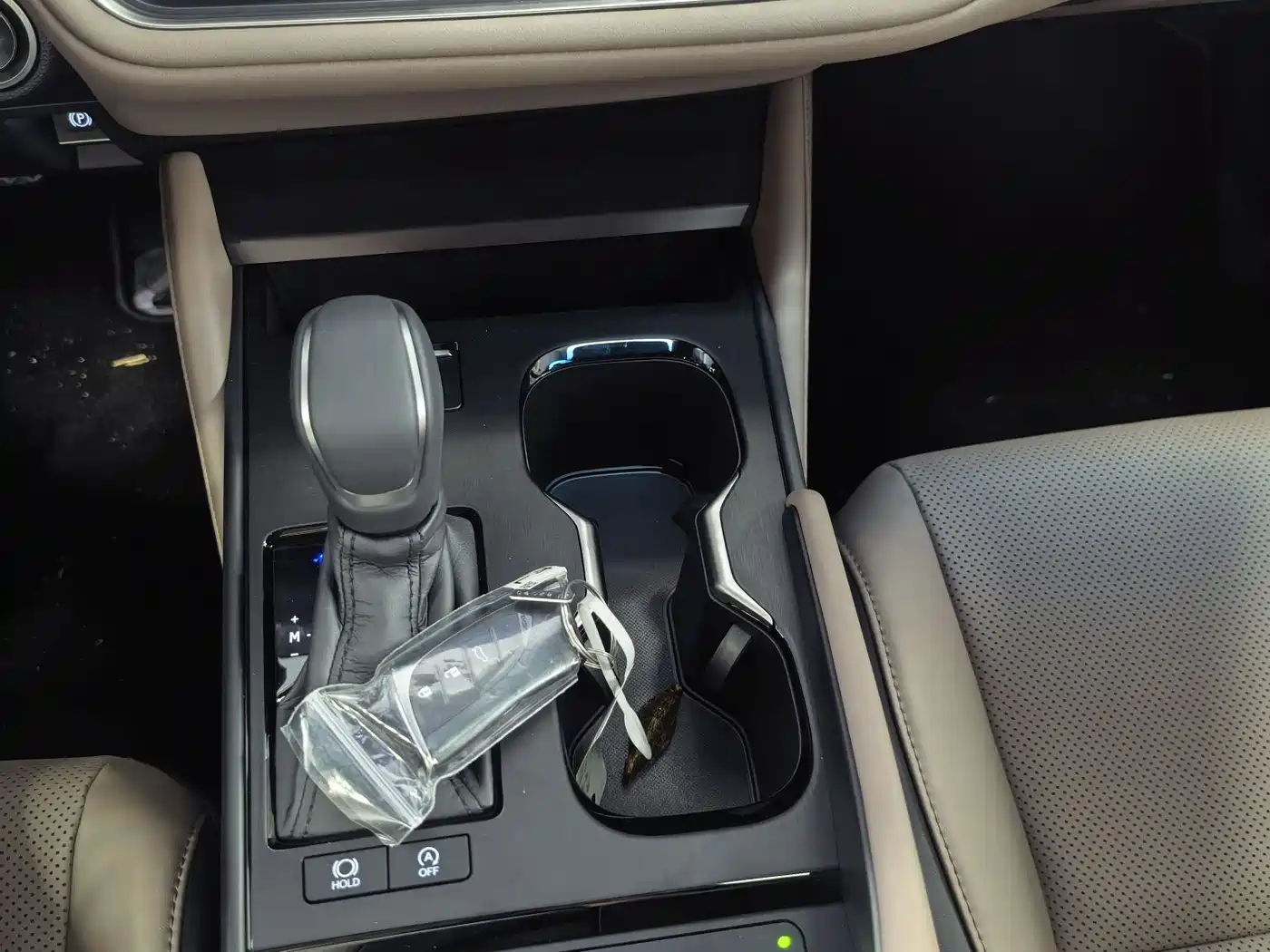 Lexus ES 2025 200 Ultimate Edition фото 19