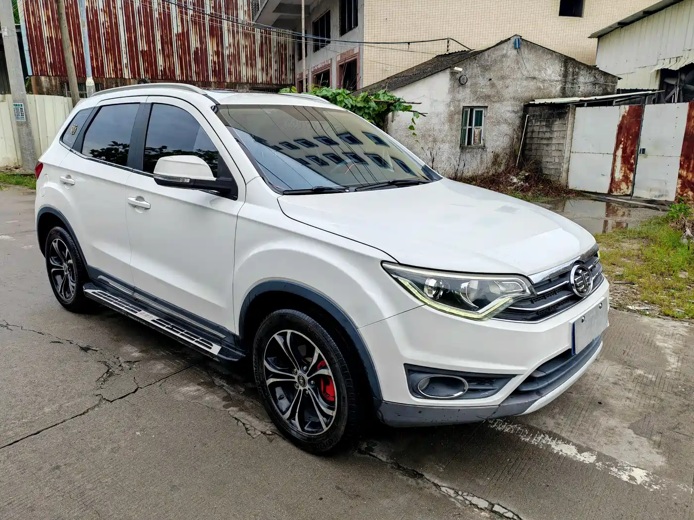 FAW Senya R7 2018 2017 Facelift 1.6L Automatic Luxury