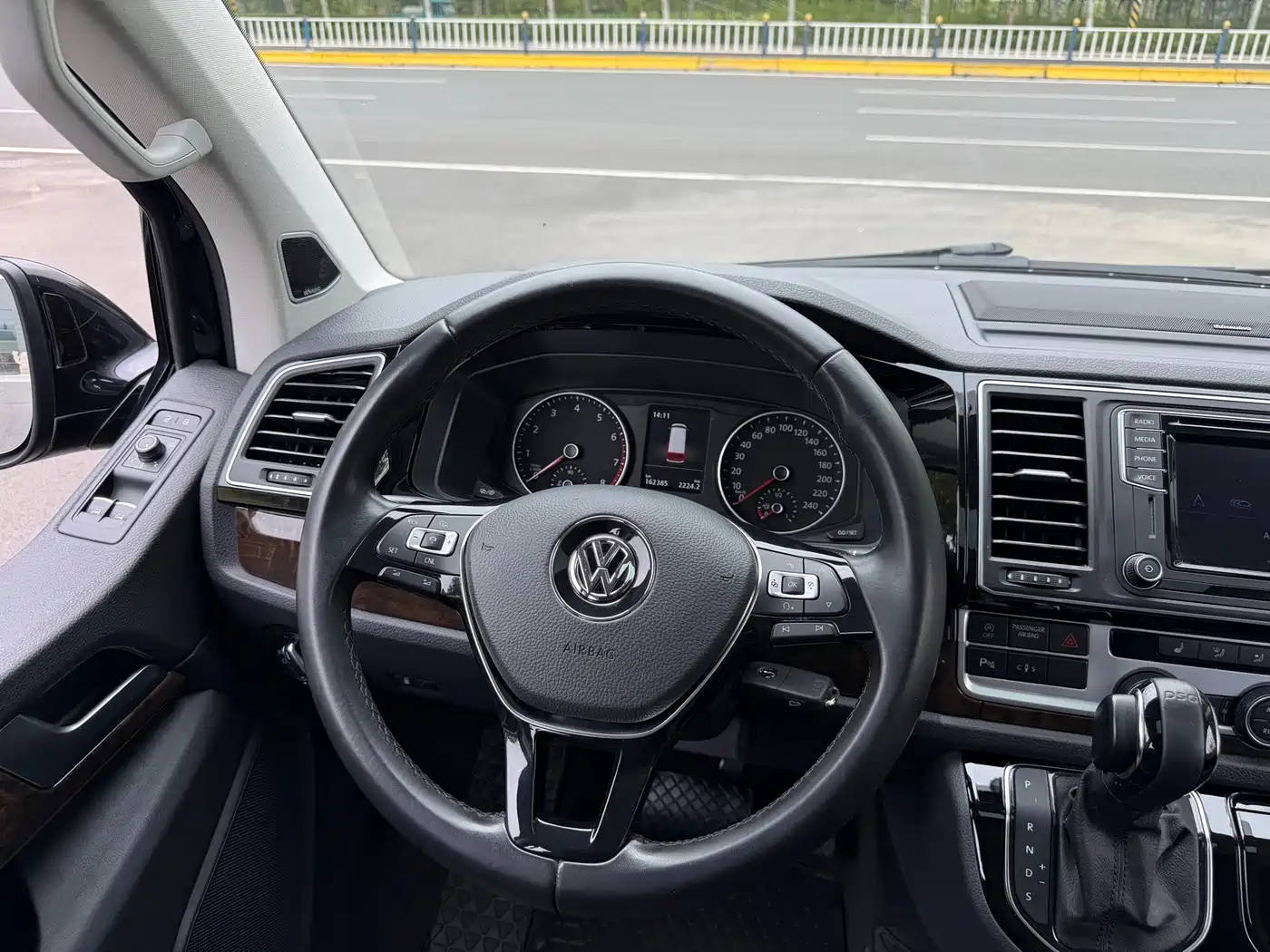 Volkswagen Multivan 2019 2019 2.0TSI 4WD Premium 7-seater