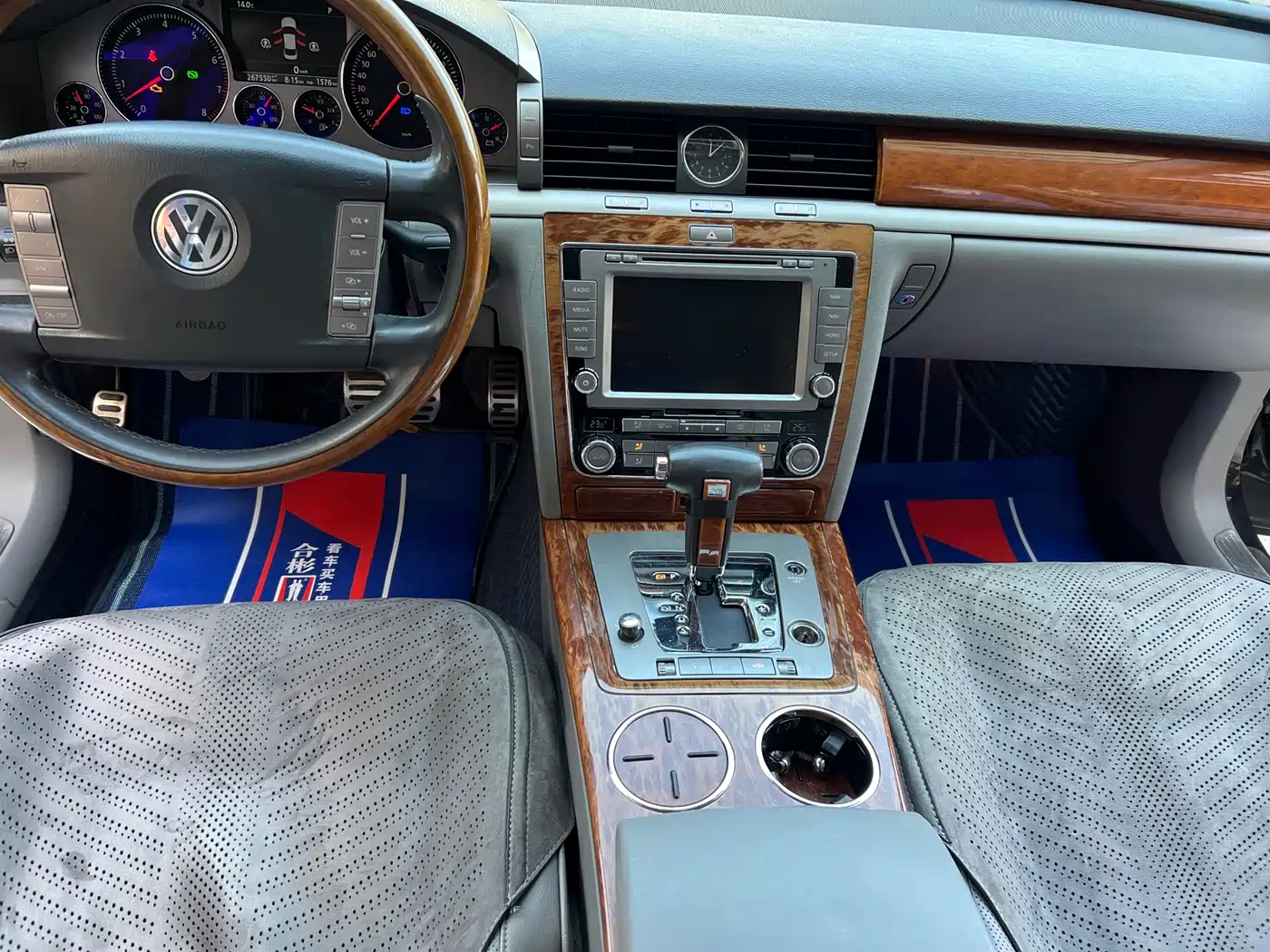 Volkswagen Phaeton 2009 Model 3.6L V6 5-seat Extended Comfort фото 5