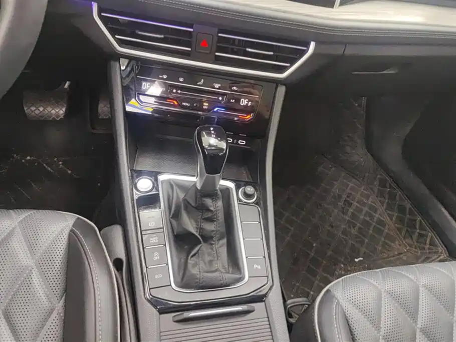 Volkswagen Sagitar 2023 Model Year 200TSI DSG Surpass Edition фото 16