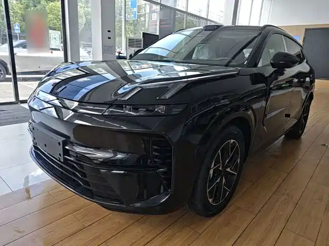  Lynk & Co Lynk & Co 08 EM-P 2026 4WD Performance