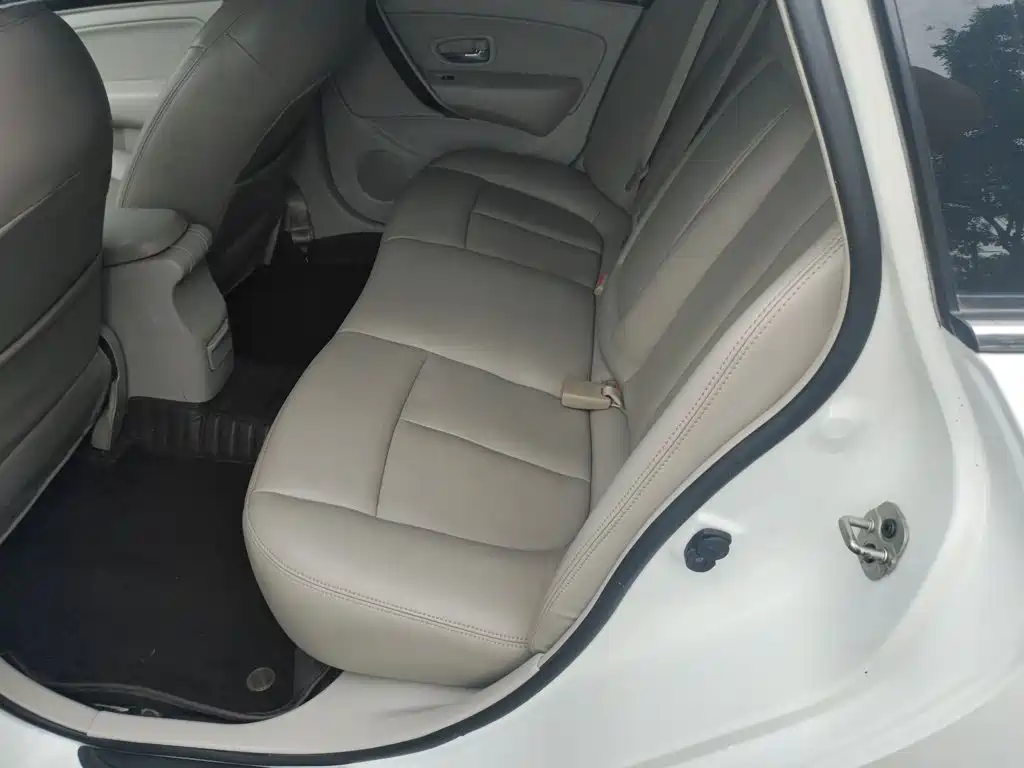 Dongfeng Aeolus Dongfeng Fengshen A60 2017 2016 1.6L Automatic Luxury