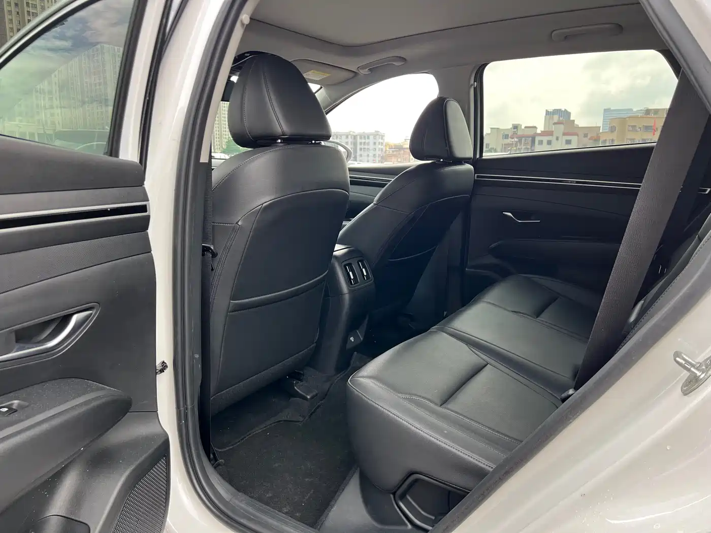 Hyundai Tucson 2023 Tucson L 1.5T Automatic 2WD DLX Luxury Edition фото 15