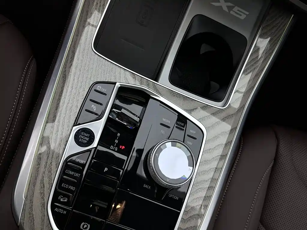 BMW X5 2026 xDrive 40Li M Sport Night Edition Package фото 14