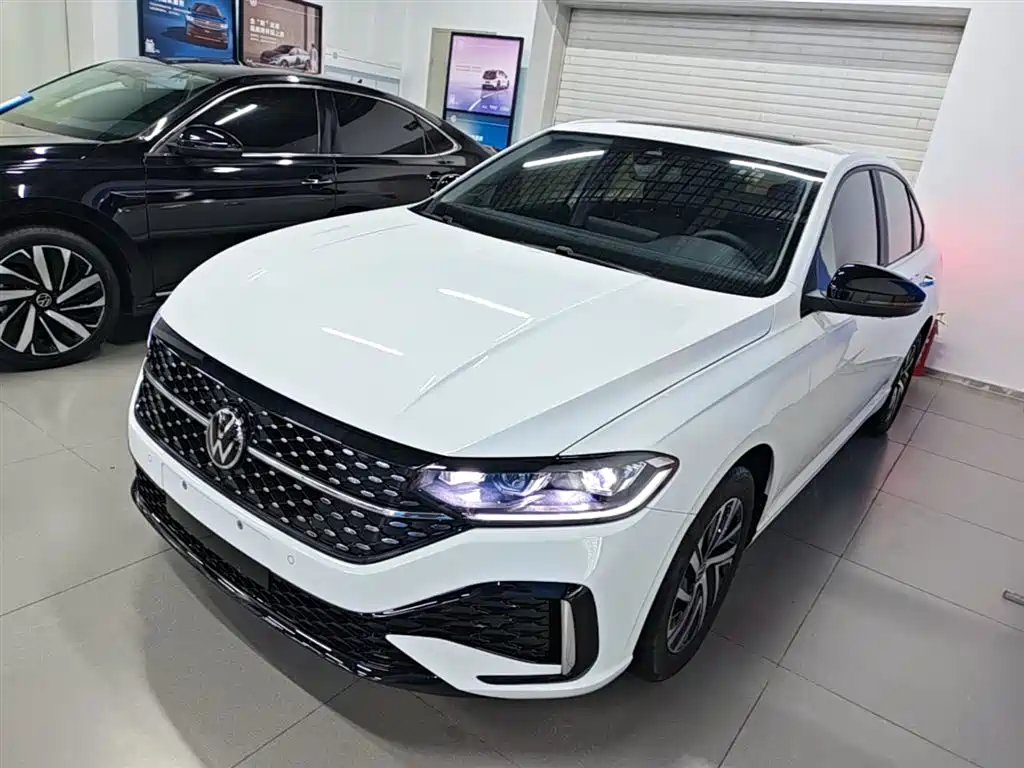 Volkswagen Lavida 2024 Model 300TSI DSG Starlight Leading Edition фото 2