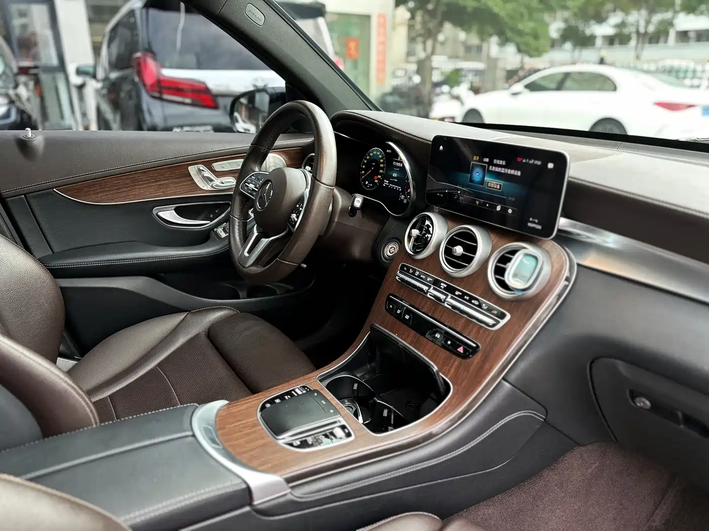 Mercedes-Benz GLC 2021 GLC 260 L 4MATIC Sporty фото 10