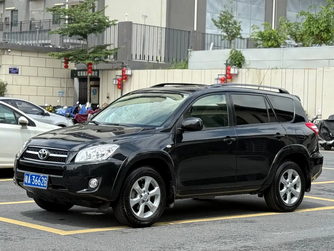 Toyota RAV4 Rongfang 2010 2.4L Manual Luxury Upgrade Edition фото 5
