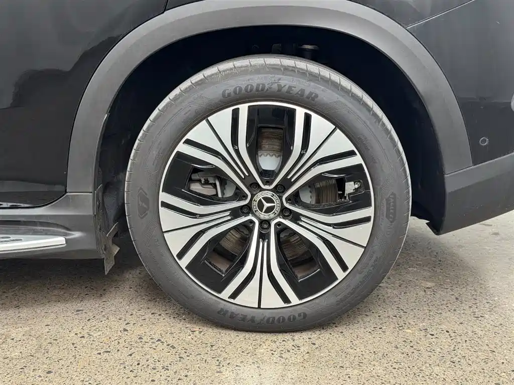 MERCEDES-BENZ EQE SUV