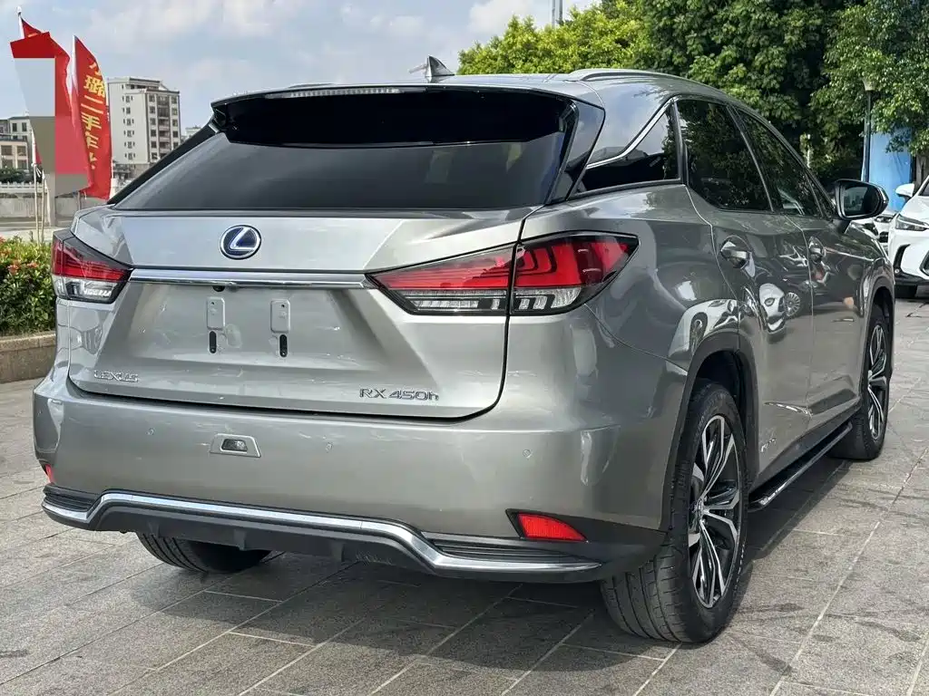 Фото 5 - Lexus RX