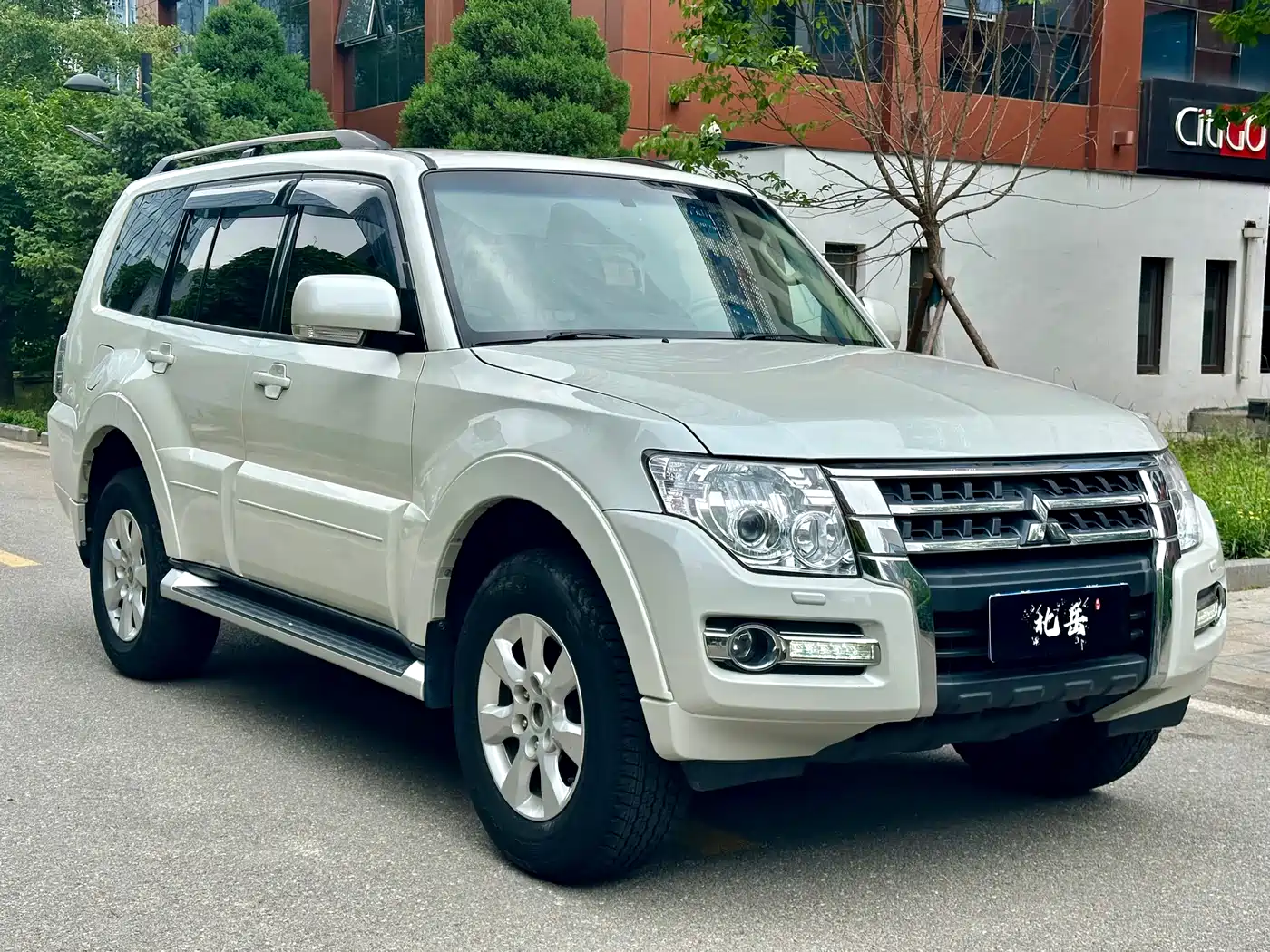 Mitsubishi Pajero (Import) 2019 3.0L Auto Standard Version фото 2
