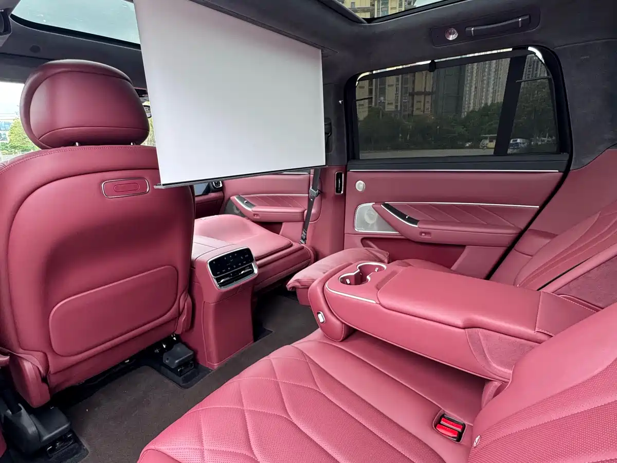 AITO Wenjie AITO M8 2025 Range Extender Max+ Edition 53.4kWh 5-seater фото 8