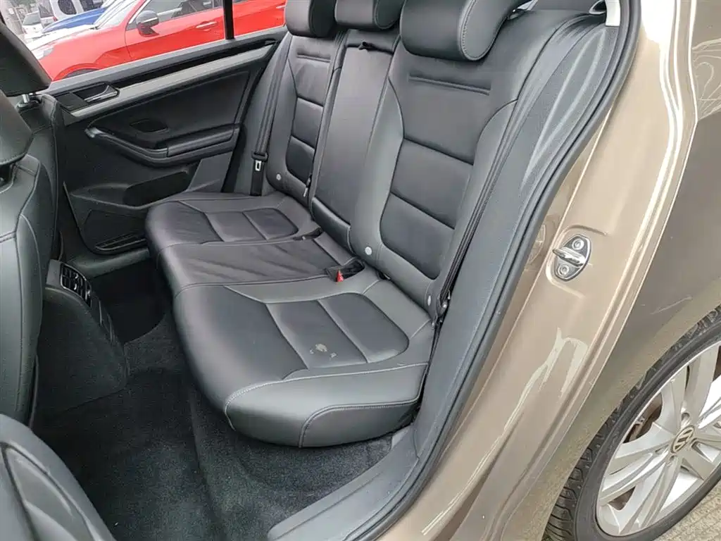 Volkswagen Sagitar 2018 280TSI DSG Spark Edition фото 17