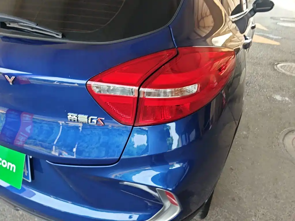 Фото 8 - Geely Emgrand GS