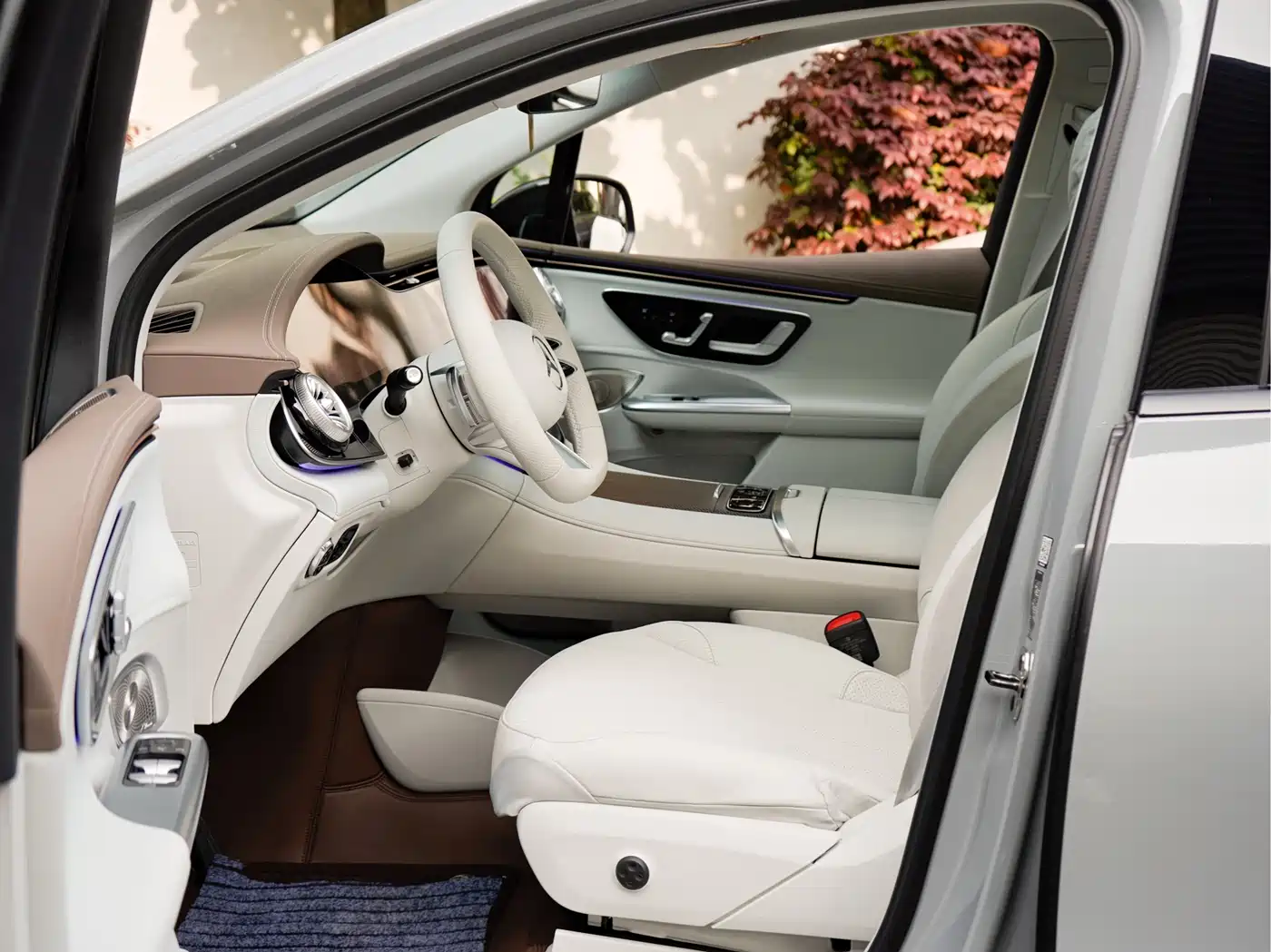 MERCEDES-BENZ EQE SUV