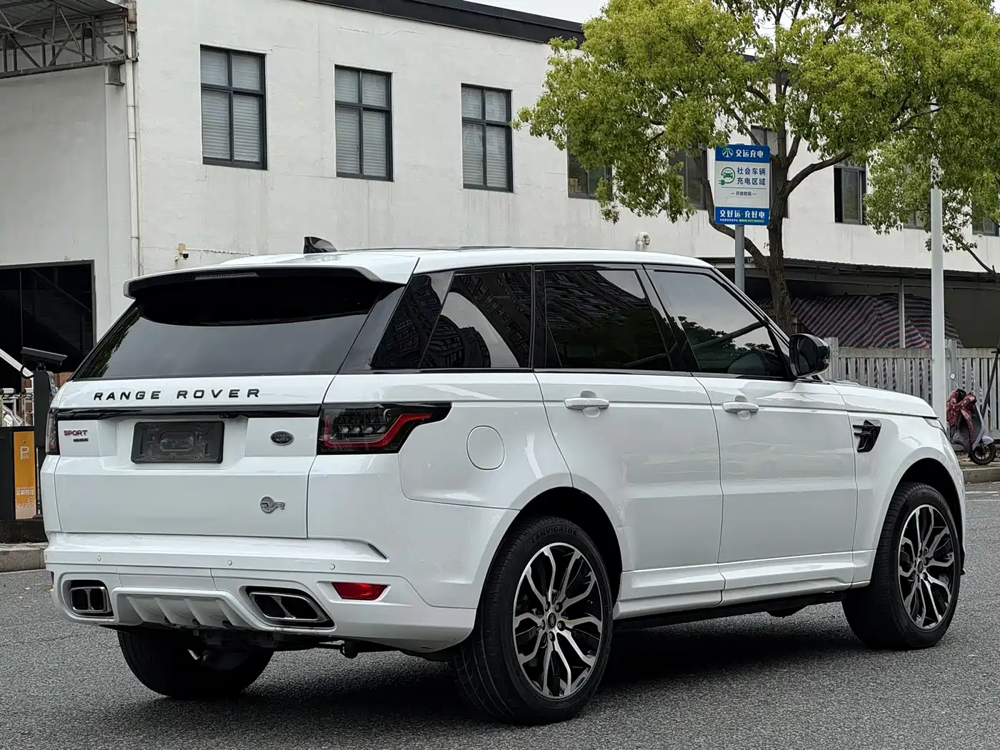 Land Rover Range Rover Sport 2017 3.0 SC V6 HSE фото 4