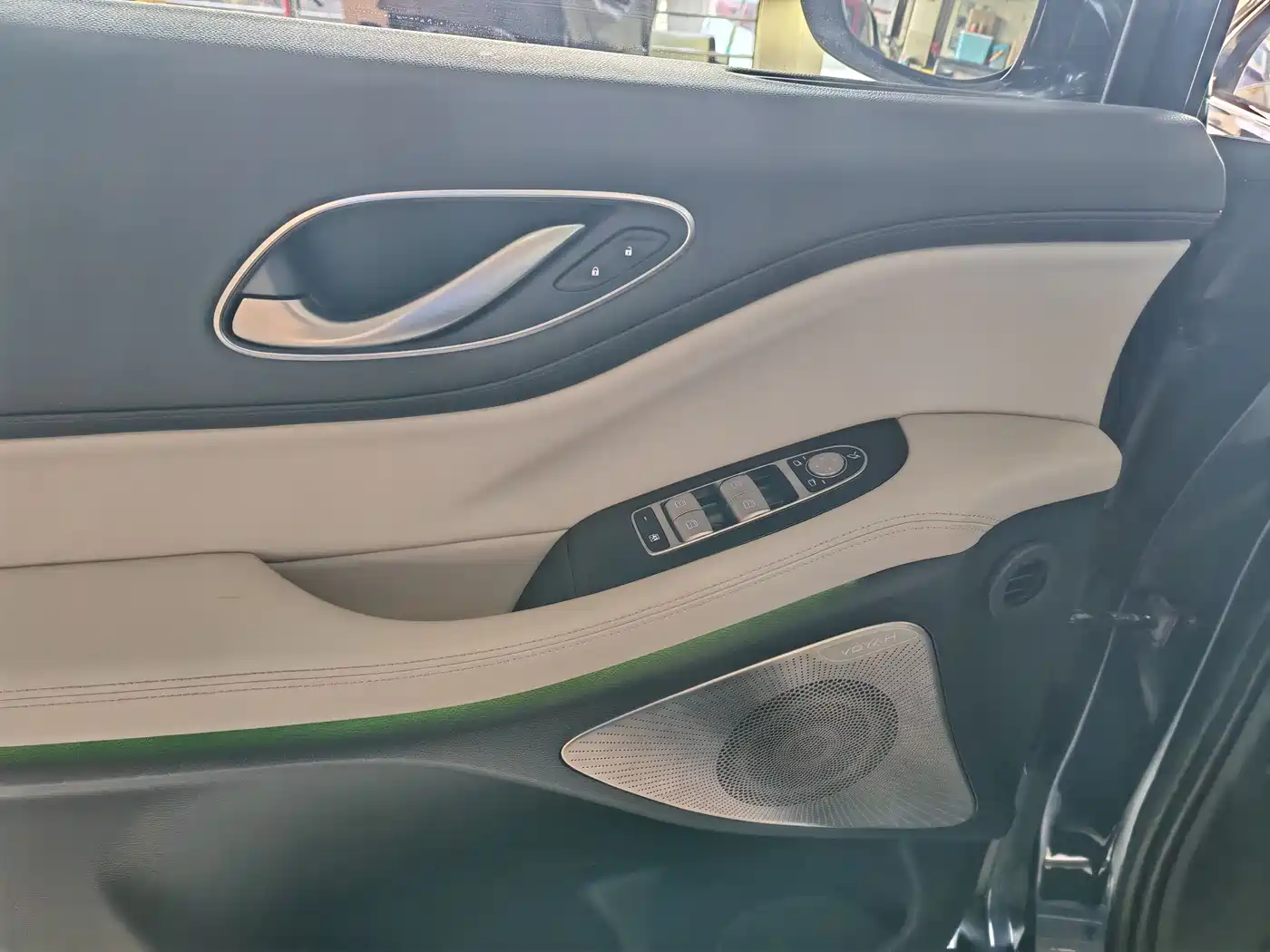 Voyah Auto Voyah Dreamer 2025 PHEV AWD Flagship Kunpeng Edition фото 19