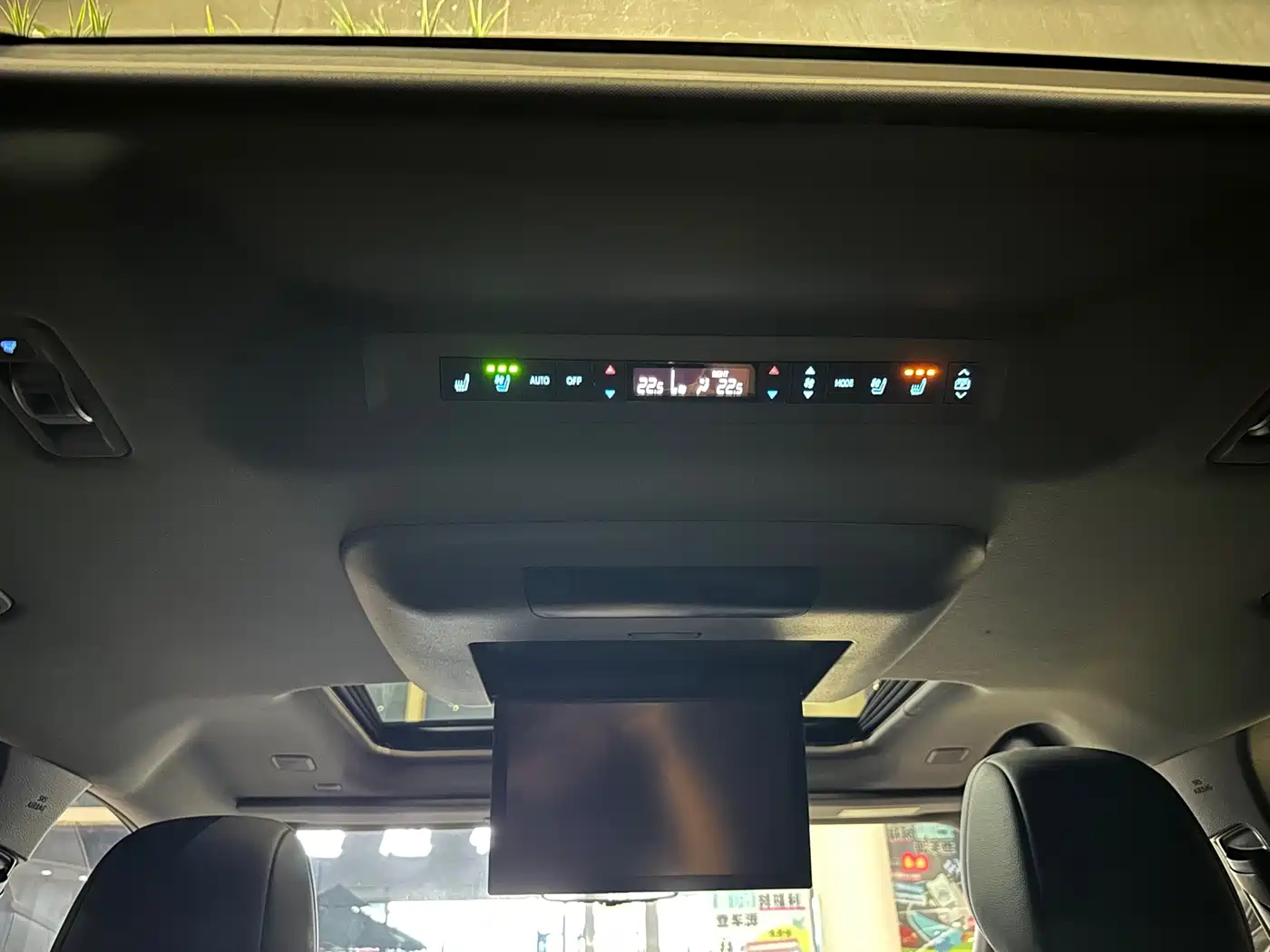 Toyota Granvia 2023 2022 Model Year 2.5L Hybrid Flagship Edition